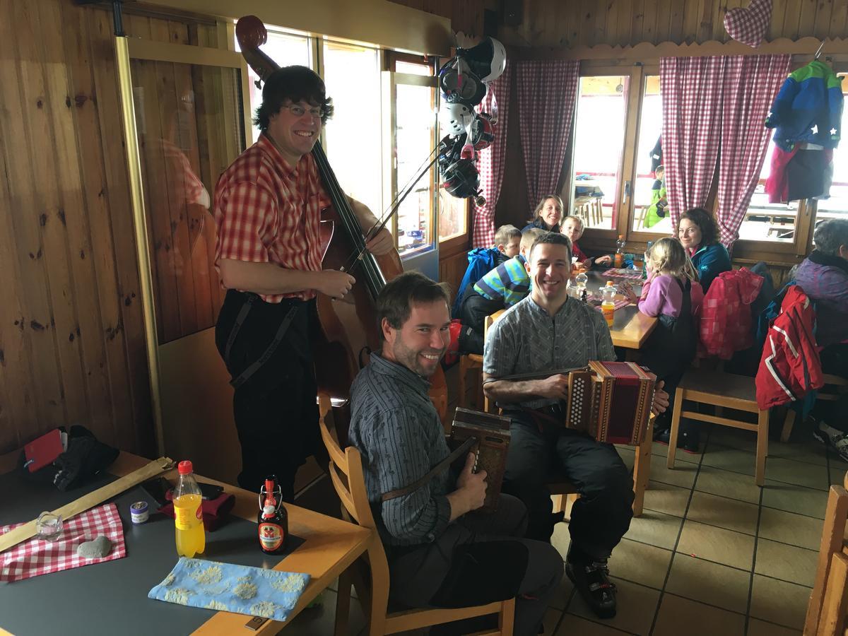 Restaurant Fleschboden Hostel Rosswald Luaran gambar